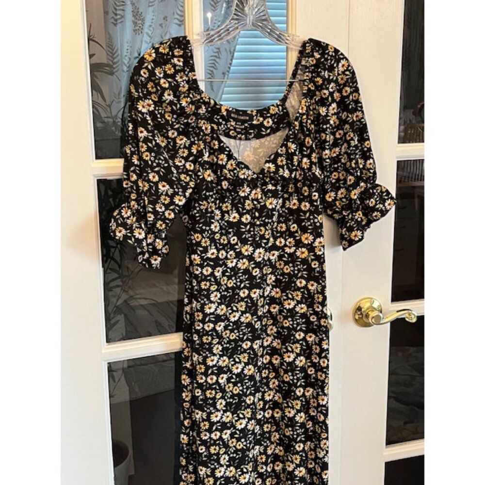 QED LONDON Black Floral Sweetheart Neckline Midi Dress